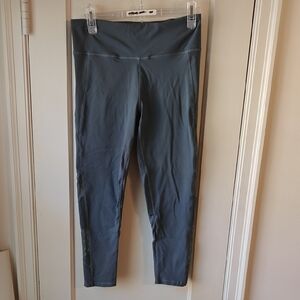 Mono B Light Gray Active Leggings Tag Detail